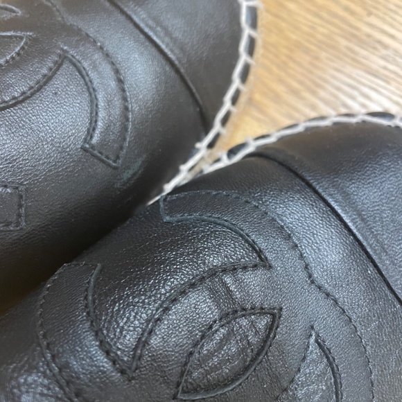 Chanel Black Soft Leather Classic CC Espadrilles Size 39. Great Condition - Picture 2 of 5